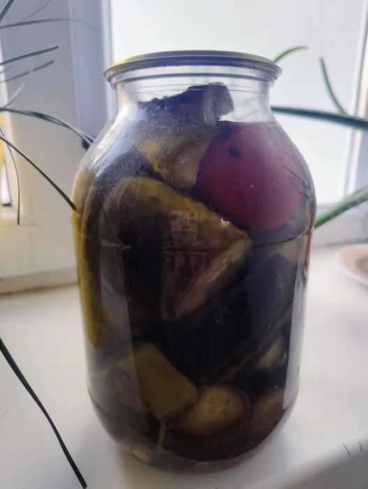 Продается 3л 1800тг