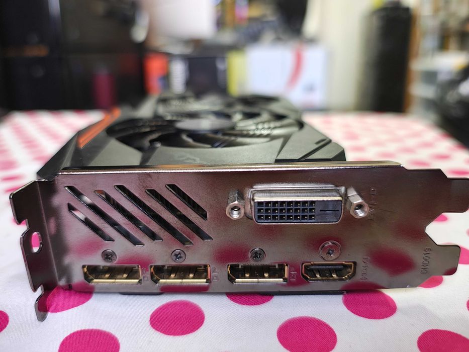 Placa video GIGABYTE AORUS RX 570 4GB GDDR5 256-bit.
