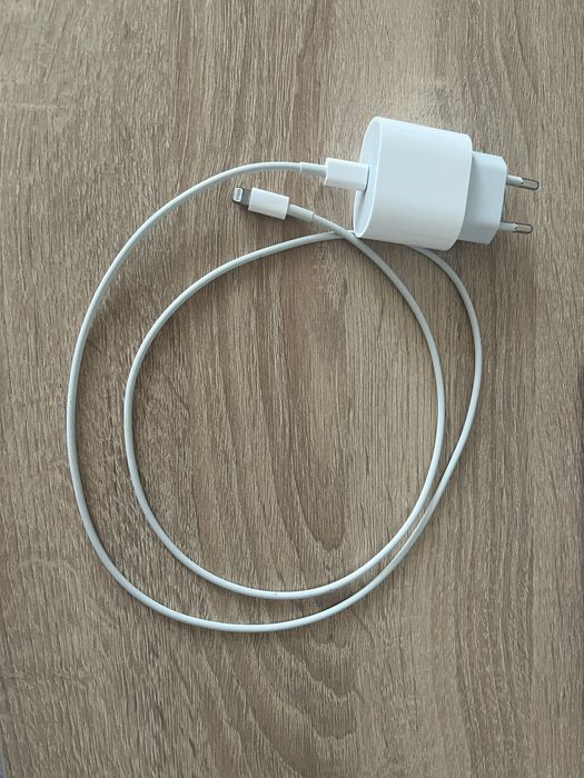 Продам оригинальное зарядное устройство Iphone