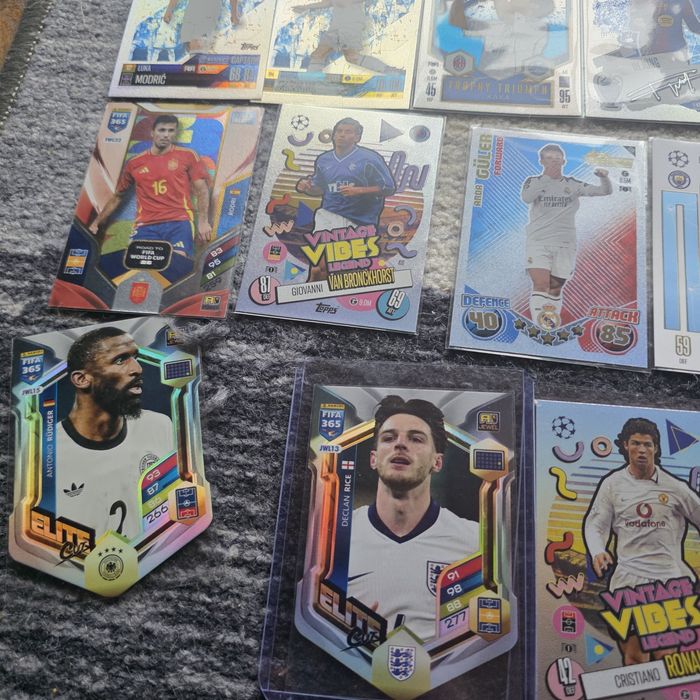 Футболни карти match attax fifa365