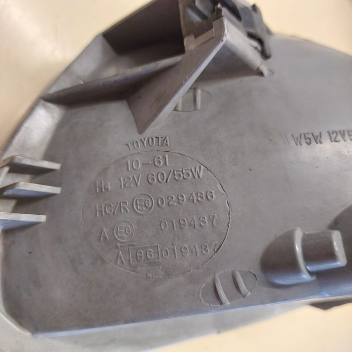 Продам фары на запчасти