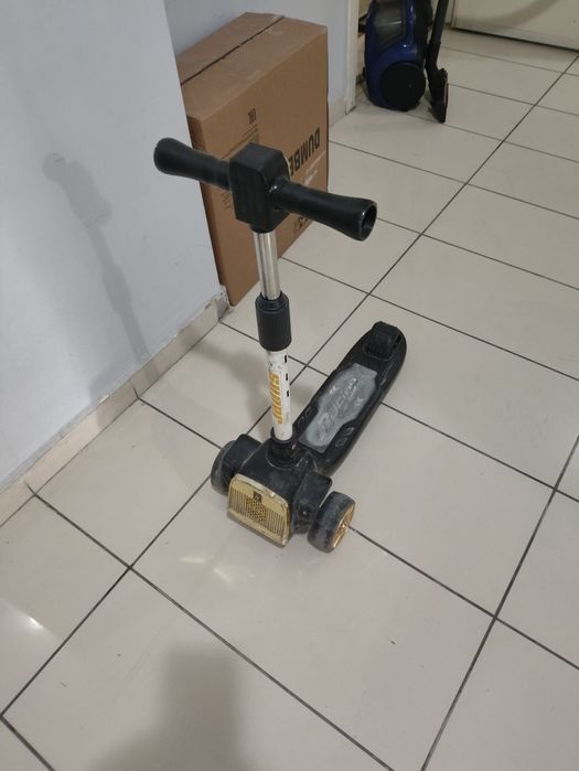 Продам детский самокат