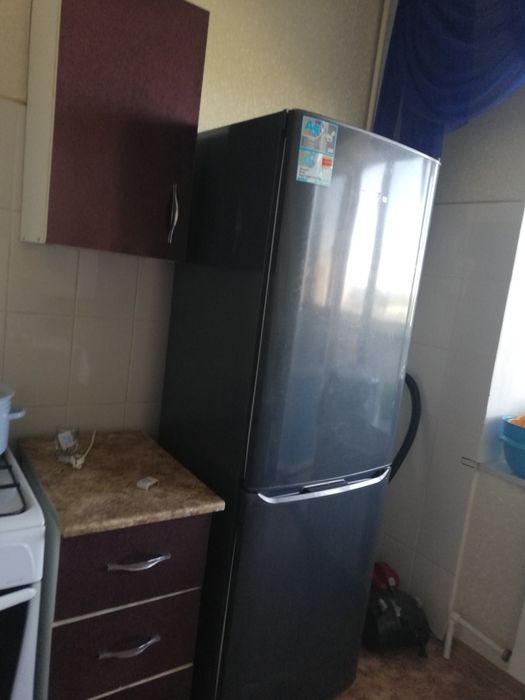 Срочно Продам холод и кух гарнитур 2 м. Самовывоз