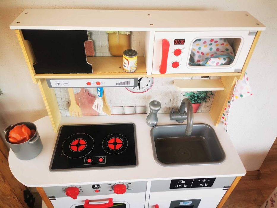 Детска дървена кухня