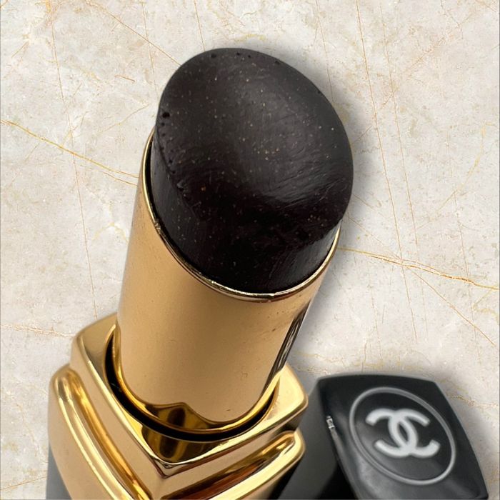 Chanel Rouge Coco Hydrating Vibrant Shine червило