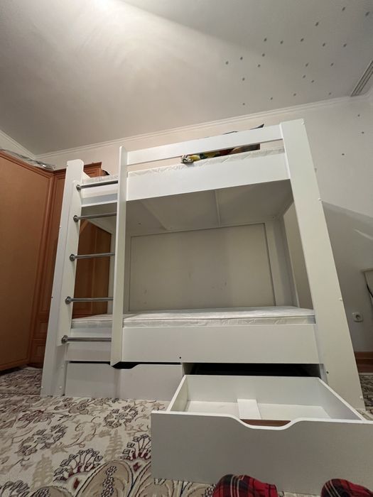 кровать двухярустная