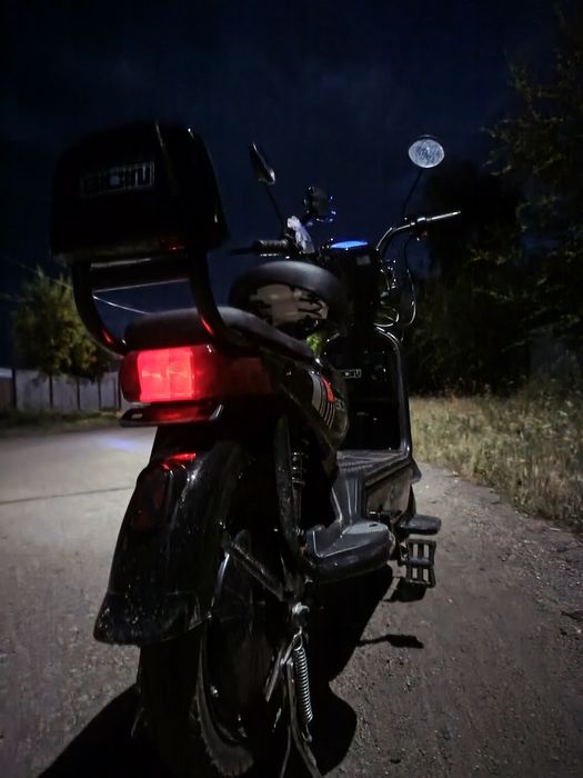 Продам электро мопед ск8
