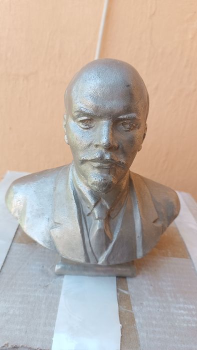 lelinni kaykali metaldan yasalgan holati yaxshi turibdi