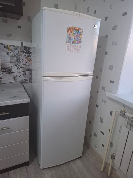 Продам Холодильник LG