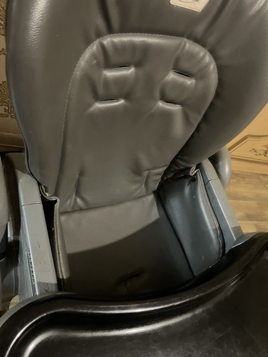 Стульчик для кормление в отличном состояний