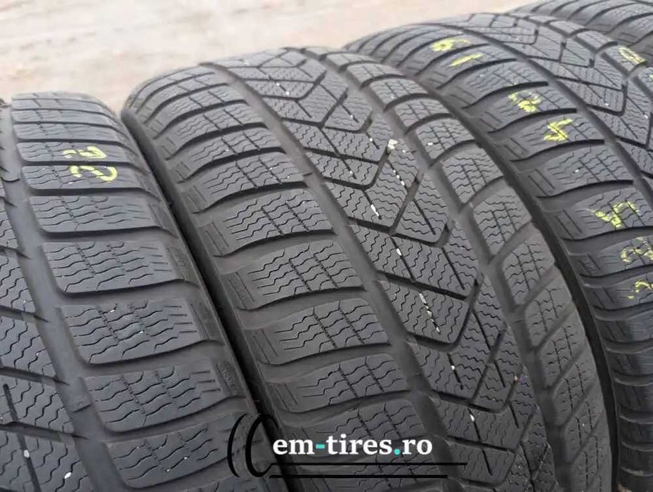 SET 4 Anvelope Iarna 225/40 R19 PIRELLI Sottozero 3 93H