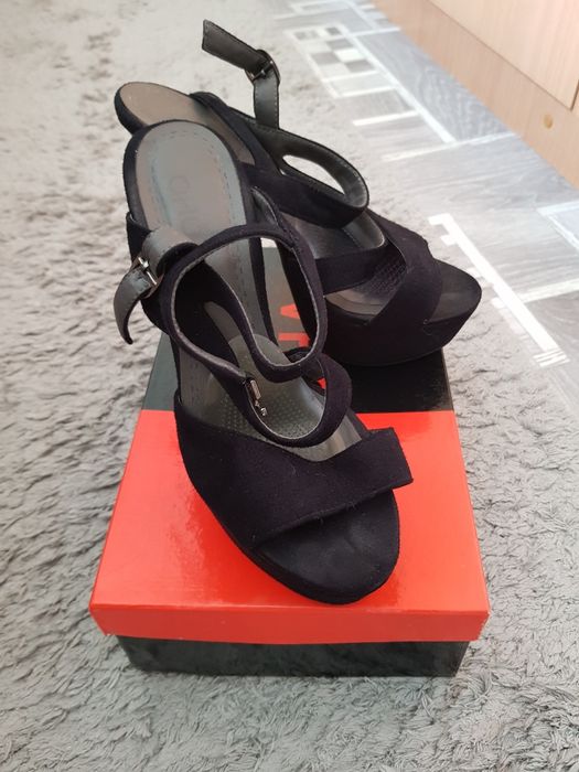 Продам обувь женскую