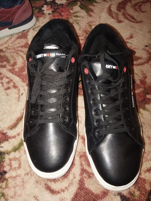 Продам кроссовки 44размкр