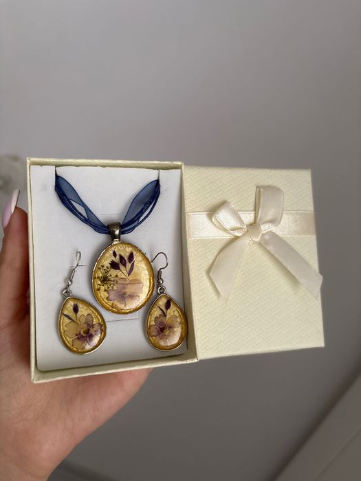 Сет обеци и колие hand made