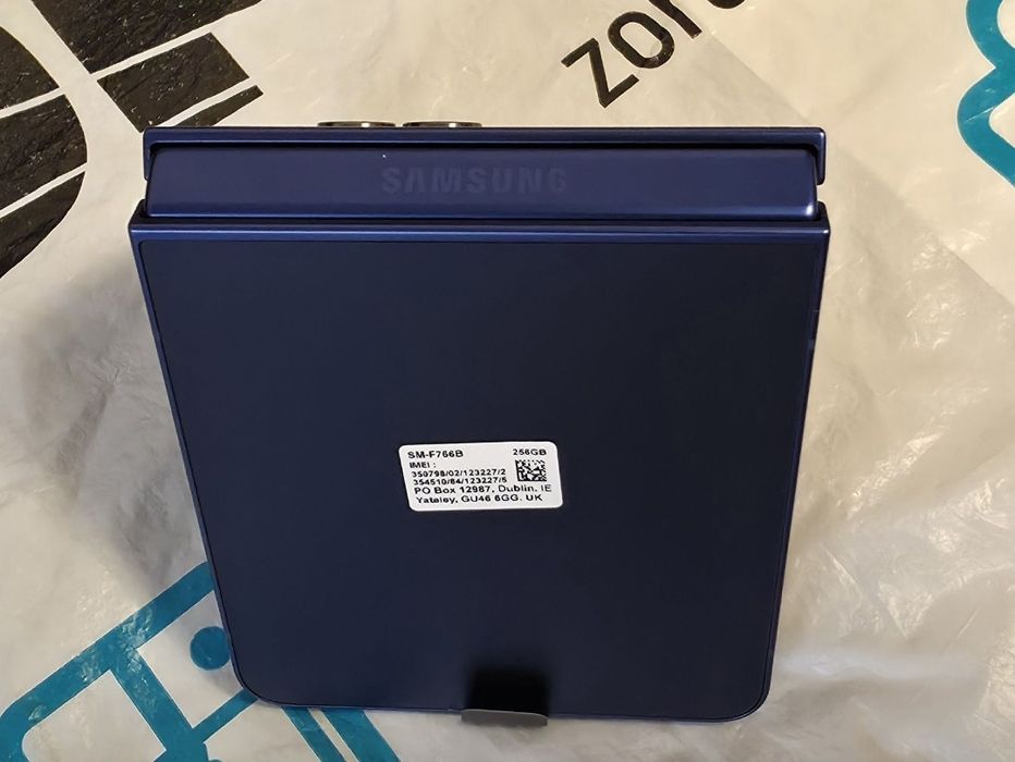 ***КАТО НОВ 256GB Samsung Z Flip 7 Гаранция ЗОРА 2027г. Blue | Син