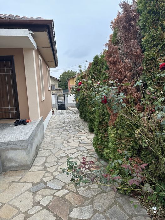 къща луковит за продаване