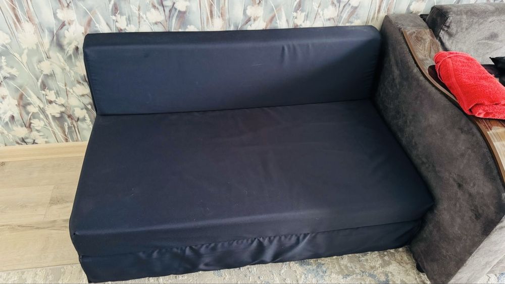 Безкаркасный диван