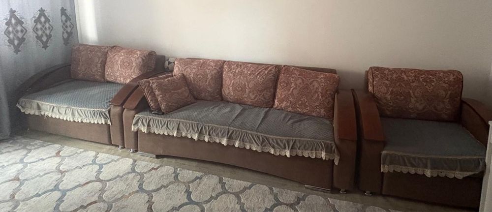 Продам мягкий уголок с креслами