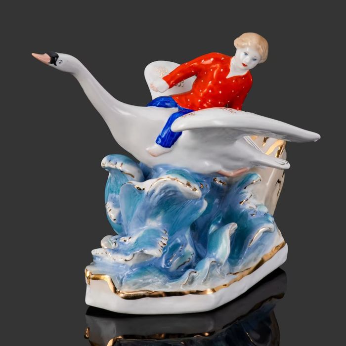 Антикварные коллекционные статуэтки