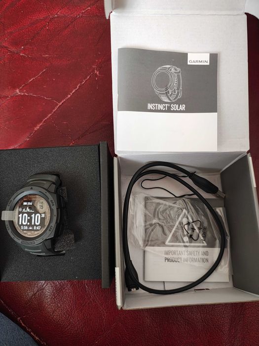 Продавам Часовник GARMIN Solar GPS