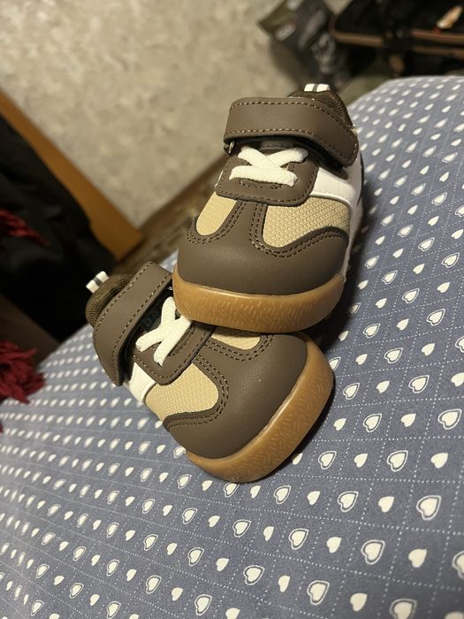 Продам детскую обувь