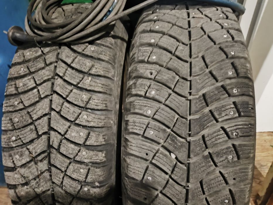 Продам 2 диска с резиной