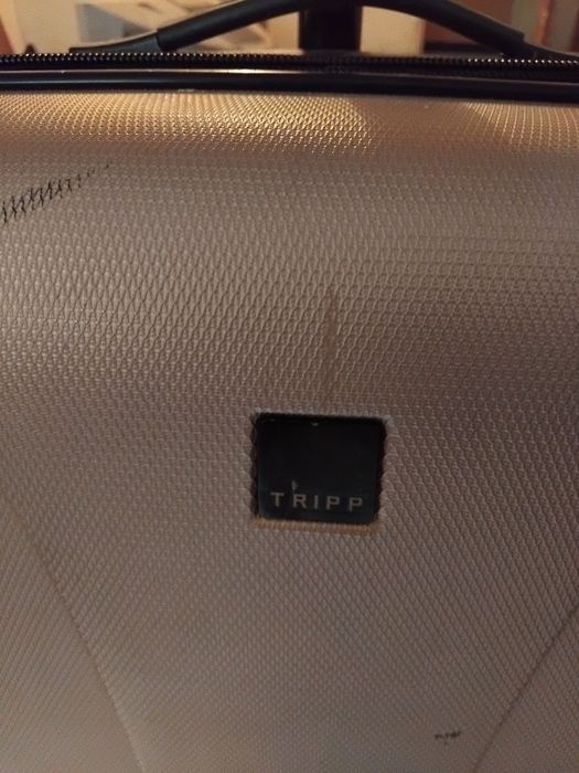 Куфари и сакове от 30 до 40 лв различни модели