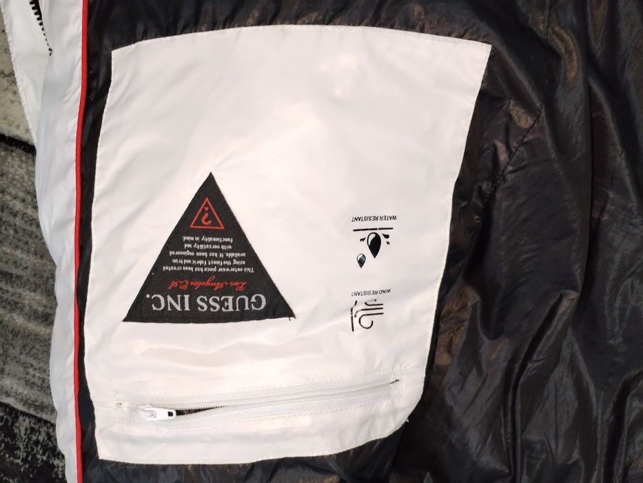 Geacă Guess  originală.