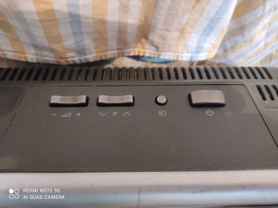 Продам телевизор Sharp AQUOS LC-32P55E