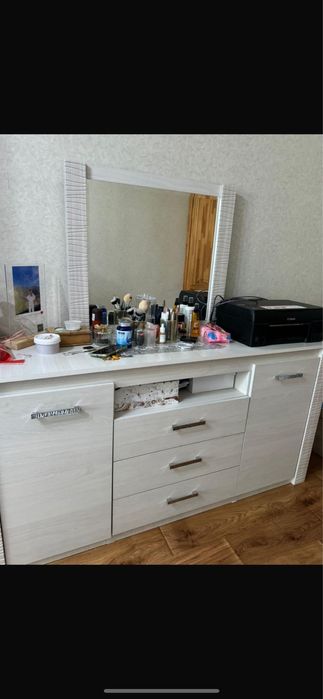 Продается спальный гарнитур