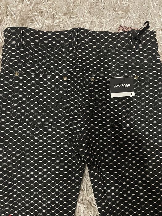 Черен панталон на точки