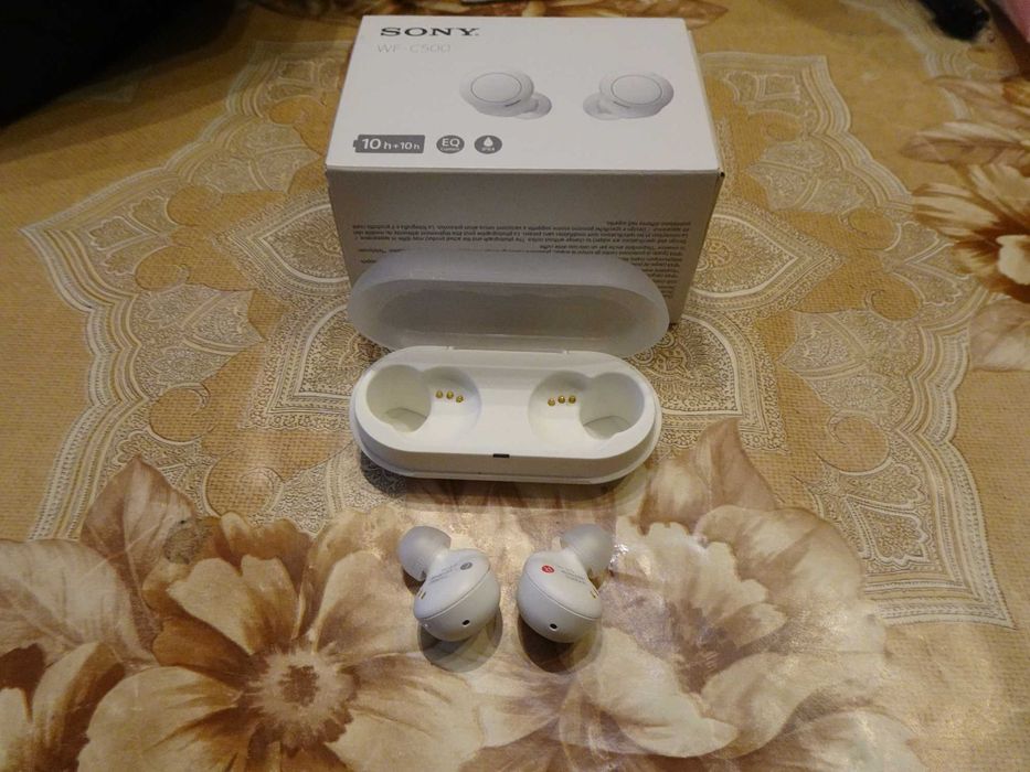 Слушалки Sony WF-C500, white, отлично запазени, прочети описанието