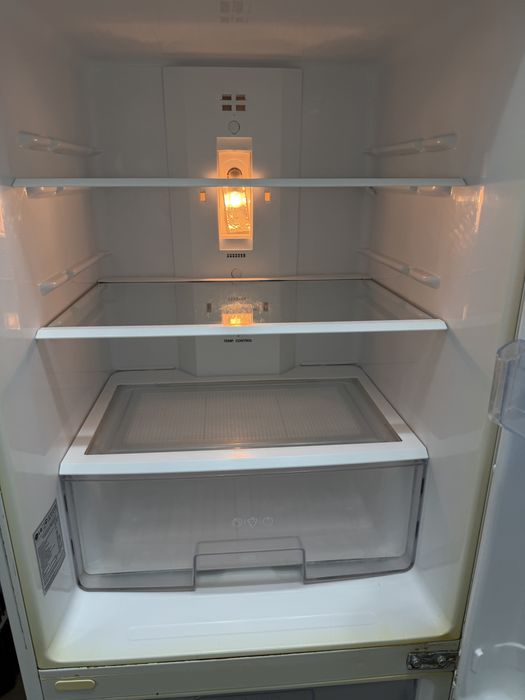 Продам Холодильник с Машинкой