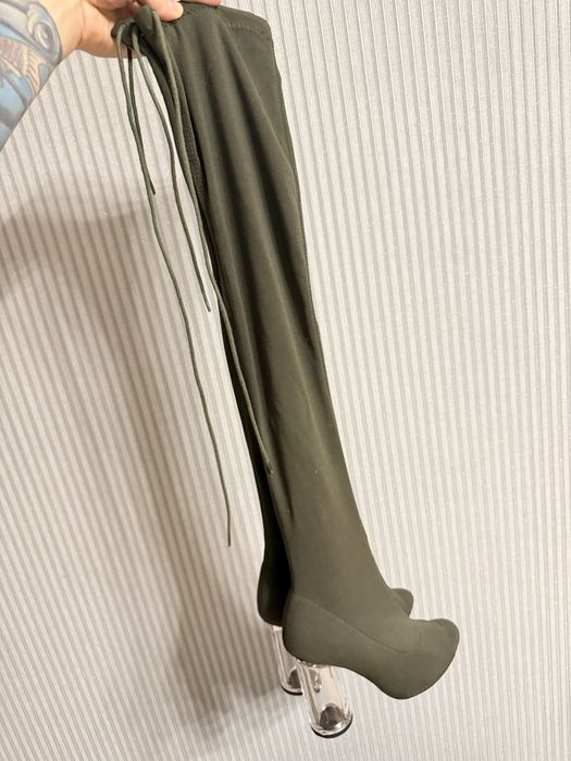 Летние ботфорты на каблуке