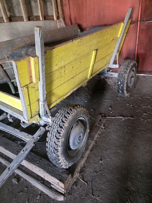 Каруца с нови гуми