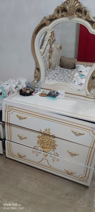 Продам спальный гарнитур
