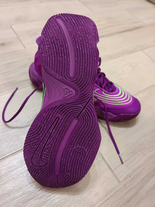 Маратонки   Nike