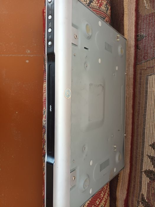 DVD Sotiladi tezda pult shnur bor