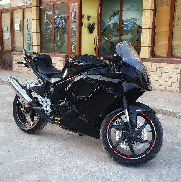 Hyosung gt125rc.