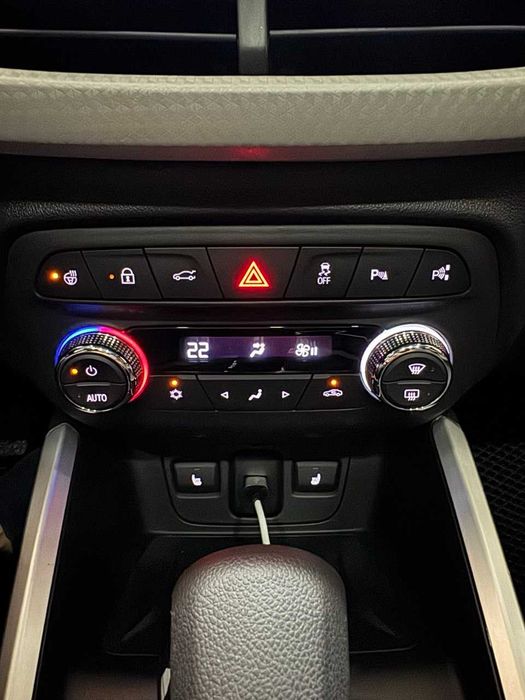 Продается ONIX Premier 2 Turbo AT PLUS