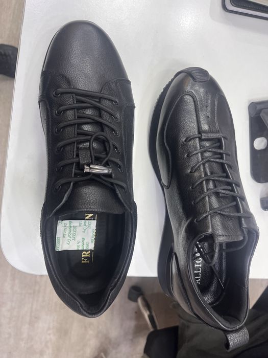 Ожежды и обувь скидки.