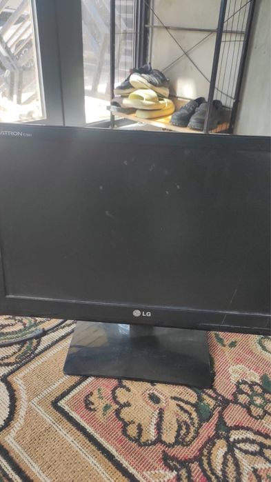 Продам Монитор б/у.