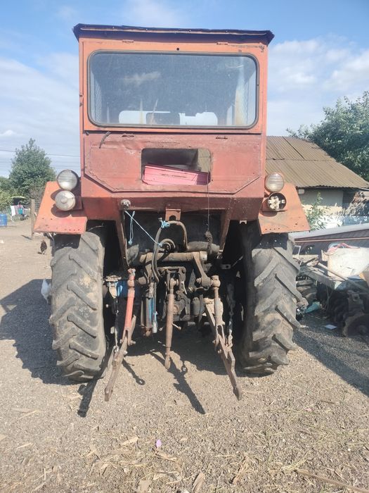 Vand tractor plug si cositoare