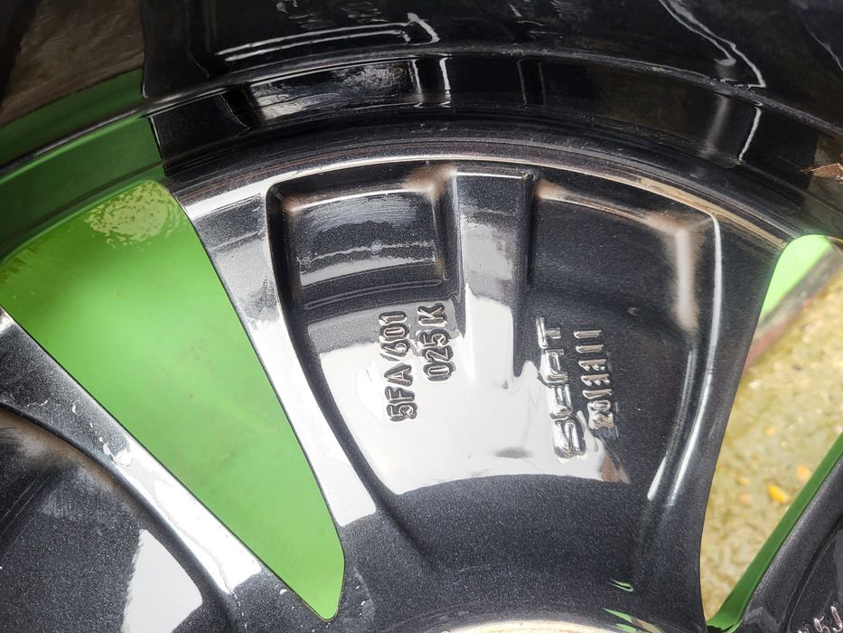 Оригинални джанти 18ки SEAT Leon FR 2021 7,5J ET46 с летни гуми 225 45