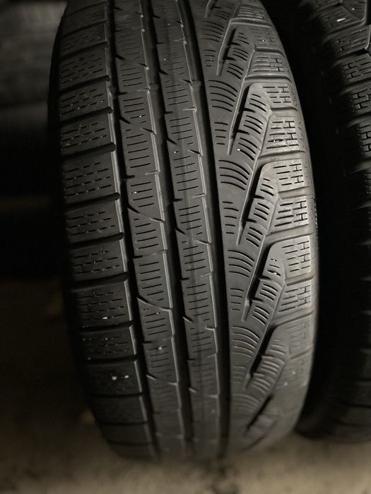 235/55/18 комплект бу пирелли