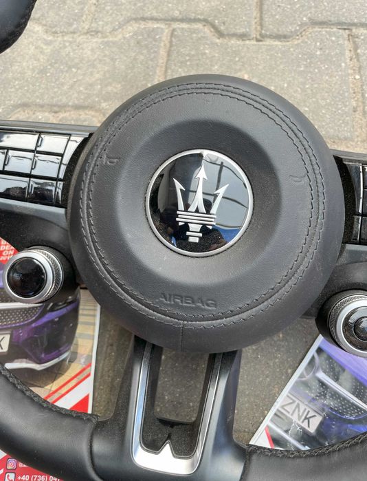 Maserati Grecale Trofeo - volan tesit  - airbag cusut in piele