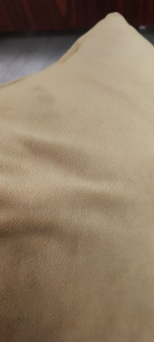 Perne decorative de culoare galben-auriu,cu eticheta, catifea