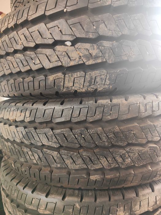 4бр.летни гуми 215/70/15C Continental