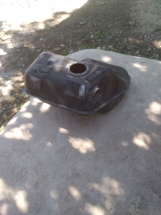 Запчасти на Audi 100