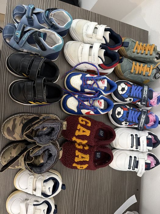 Sneakersi si alte tipuri